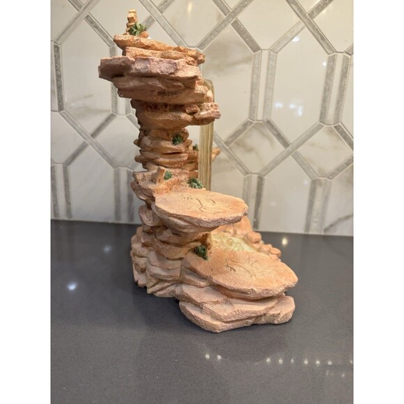 Friends Of The Feather Rock Cliff Waterfall Display Stand With Five Figurines - Picture 7 of 13
